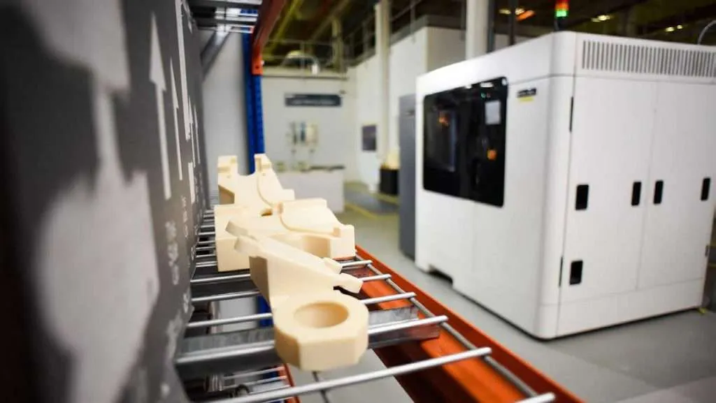 Manufacturing Services and Additive Manufacturing