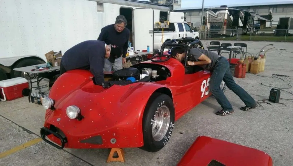 Thunder Roadster Race Car
