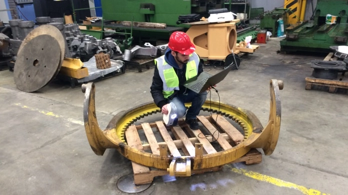 Scanning the circle assembly with Artec Eva - manufacturing industry