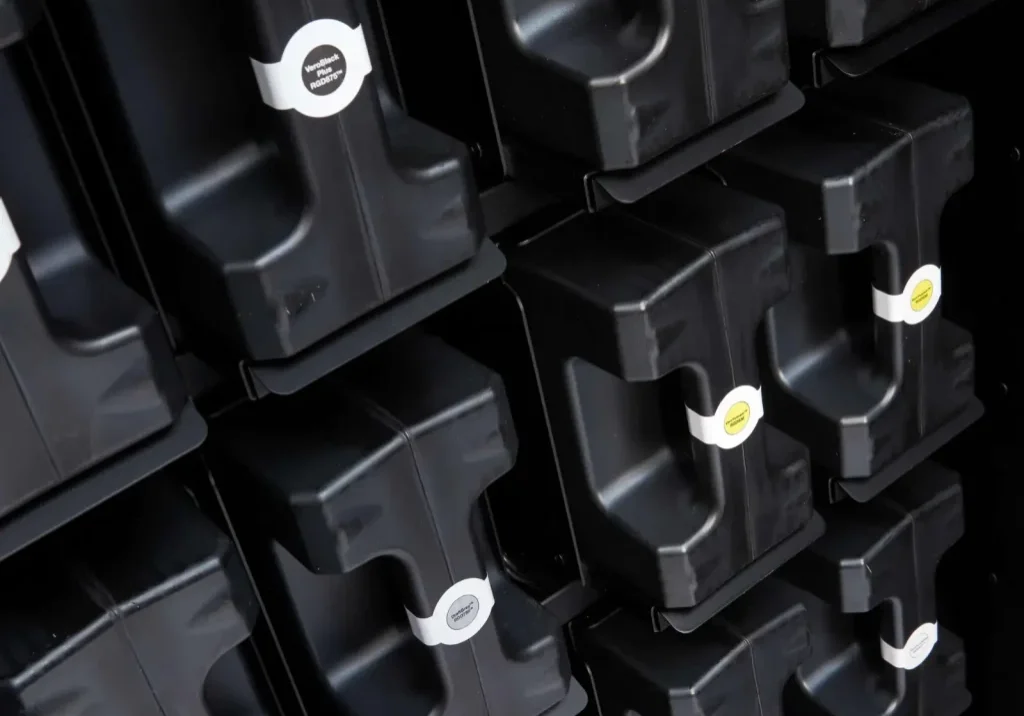 Stratasys j8 material cabinet